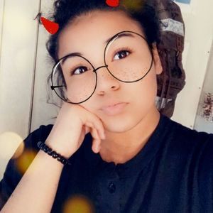 Meet your Posher, Valeria